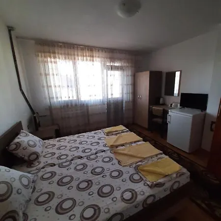 Стаи За Гости Петрови 普里莫尔斯科