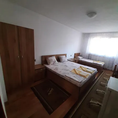 петрови ゲストハウス 2*